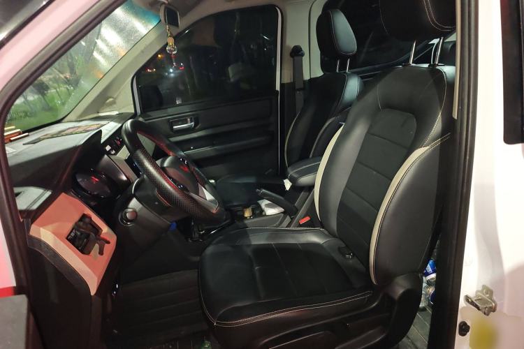 Used Wuling Zhengcheng 2021 1.5T Manual Luxury Version Left Front Seat