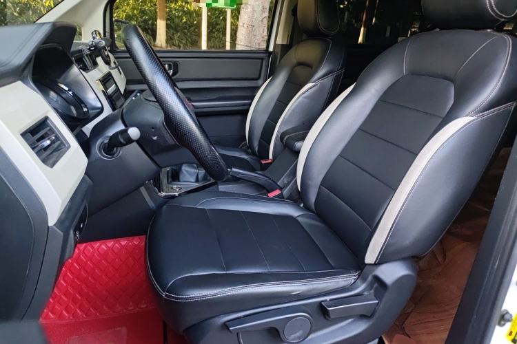 Used Wuling Zhengcheng 2021 1.5T Manual Luxury Version Left Front Seat