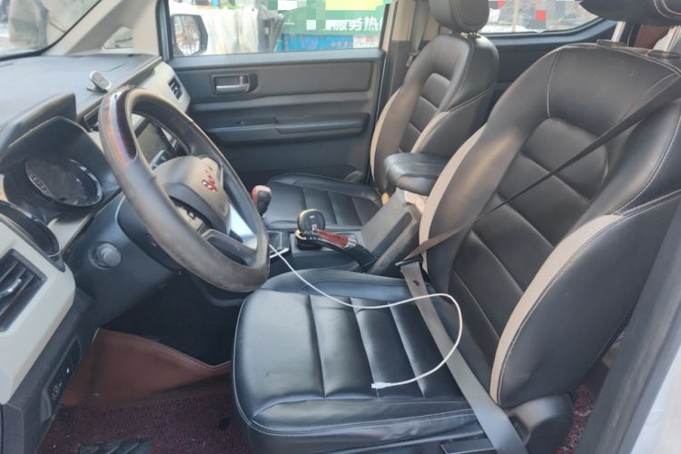 Used Wuling Zhengcheng 2021 1.5T Manual Luxury Version Left Front Seat