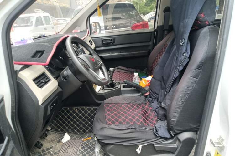 Used Wuling Zhengcheng 2021 1.5T Manual Comfort Version Left Front Seat