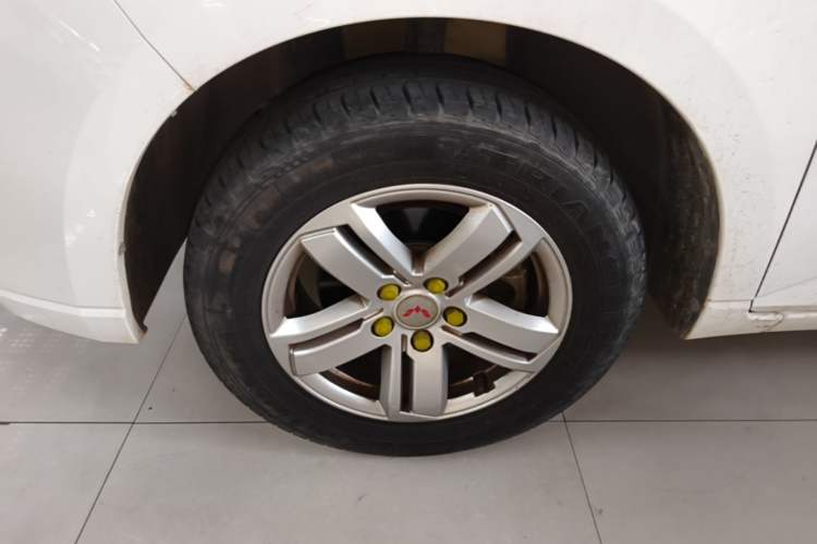 Used Wuling Zhengcheng 2021 1.5T Manual Luxury Version Left Front Wheel Hub