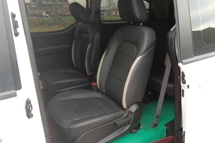 Used Wuling Zhengcheng 2021 1.5T Manual Luxury Version Left Rear Seat