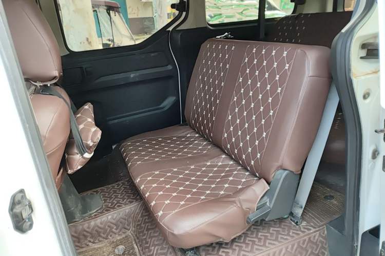 Used Wuling Zhengcheng 2021 1.5T Manual Comfort Version Left Rear Seat