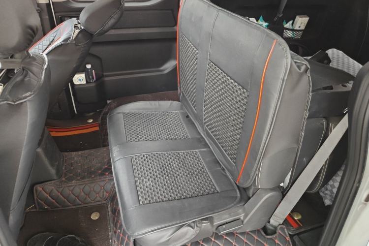 Used Wuling Zhengcheng 2021 1.5T Manual Comfort Version Left Rear Seat