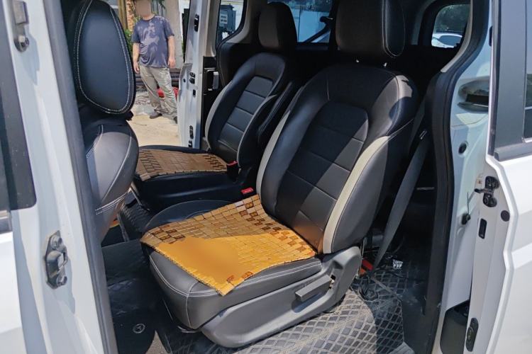Used Wuling Zhengcheng 2021 1.5T Manual Luxury Version Left Rear Seat
