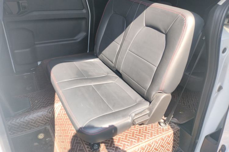 Used Wuling Zhengcheng 2021 1.5T Manual Comfort Version Left Rear Seat