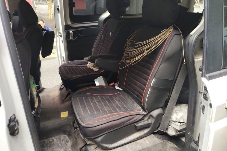 Used Wuling Zhengcheng 2021 1.5T Manual Luxury Version Left Rear Seat