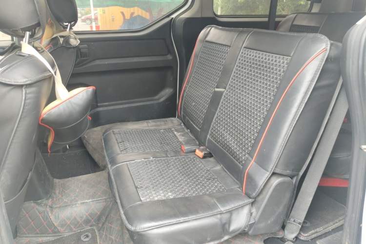 Used Wuling Zhengcheng 2021 1.5T Manual Comfort Version Left Rear Seat