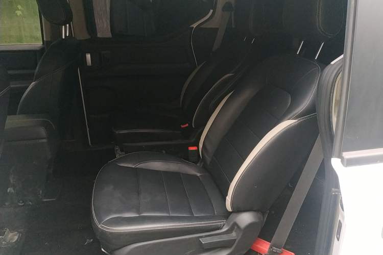 Used Wuling Zhengcheng 2021 1.5T Manual Luxury Version Left Rear Seat