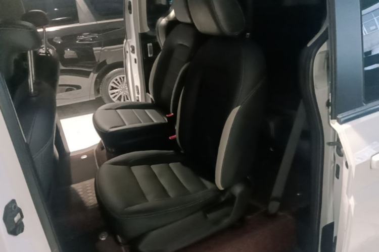 Used Wuling Zhengcheng 2021 1.5T Manual Luxury Version Left Rear Seat
