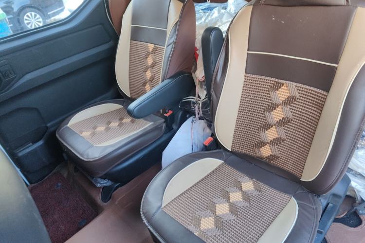 Used Wuling Zhengcheng 2021 1.5T Manual Luxury Version Left Rear Seat