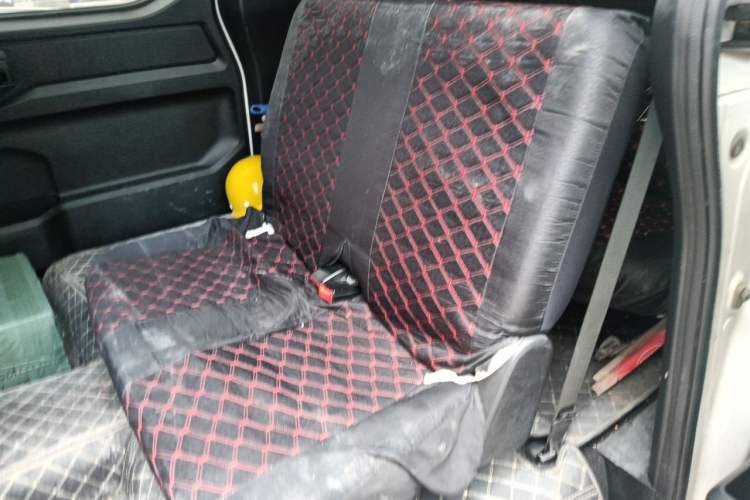 Used Wuling Zhengcheng 2021 1.5T Manual Comfort Version Left Rear Seat