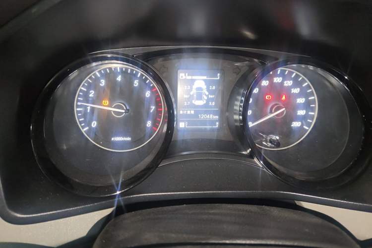 Used Wuling Zhengcheng 2021 1.5T Manual Luxury Version Odometer Close Up