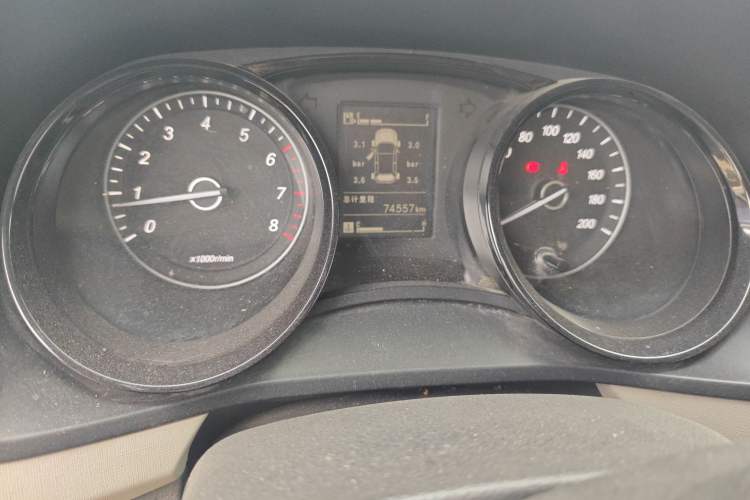 Used Wuling Zhengcheng 2021 1.5T Manual Luxury Version Odometer Close Up