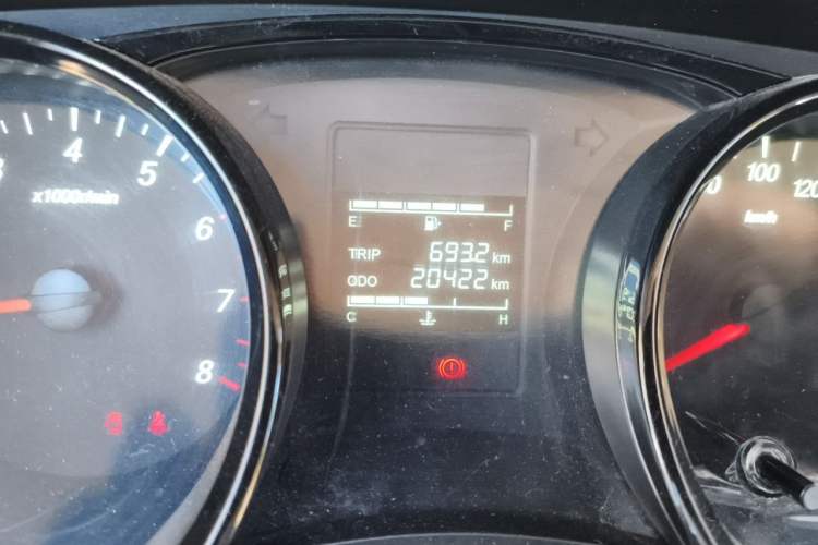 Used Wuling Zhengcheng 2021 1.5T Manual Comfort Version Odometer Close Up