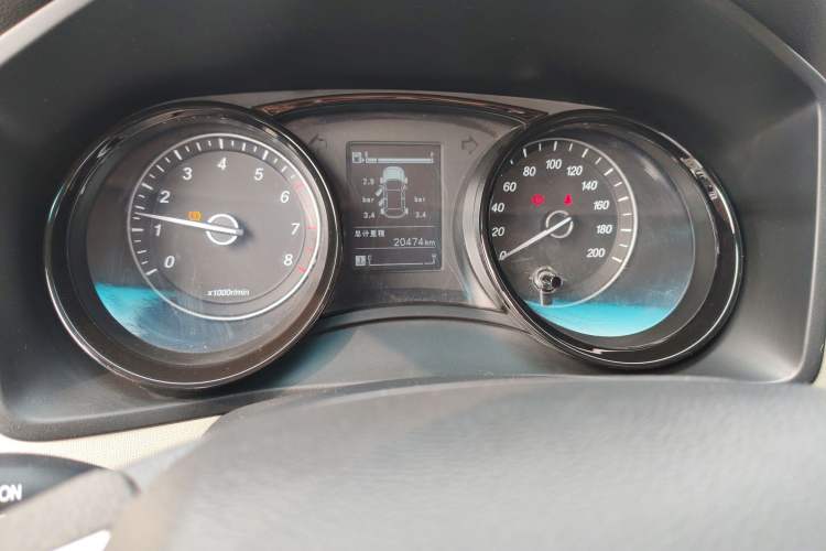 Used Wuling Zhengcheng 2021 1.5T Manual Luxury Version Odometer Close Up
