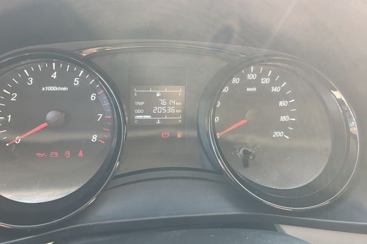 Used Wuling Zhengcheng 2021 1.5T Manual Comfort Version Odometer Close Up
