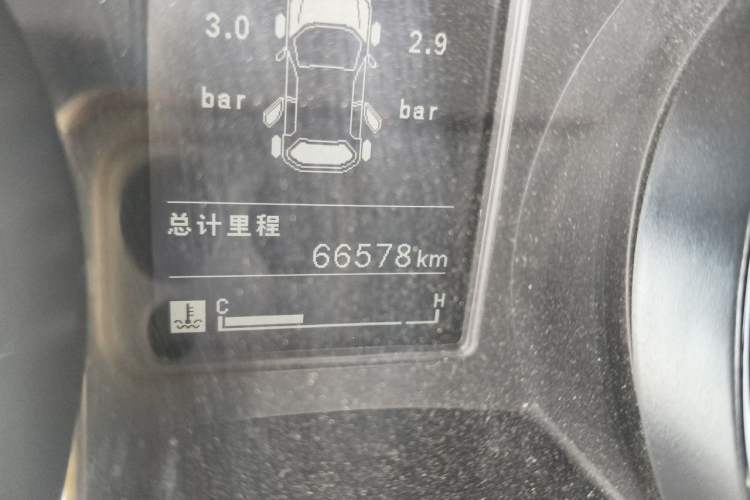Used Wuling Zhengcheng 2021 1.5T Manual Luxury Version Odometer Close Up