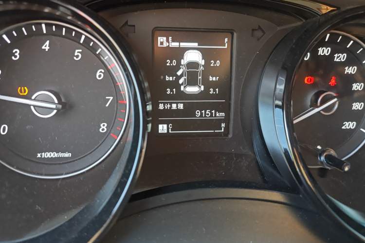 Used Wuling Zhengcheng 2021 1.5T Manual Luxury Version Odometer Close Up