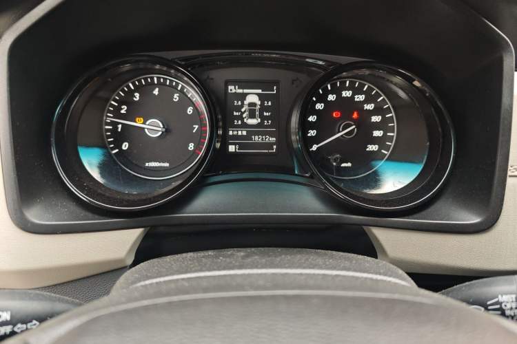 Used Wuling Zhengcheng 2021 1.5T Manual Luxury Version Odometer Close Up