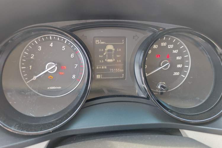 Used Wuling Zhengcheng 2021 1.5T Manual Luxury Version Odometer Close Up