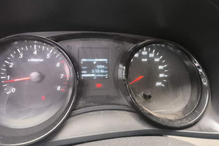 Used Wuling Zhengcheng 2021 1.5T Manual Comfort Version Odometer Close Up