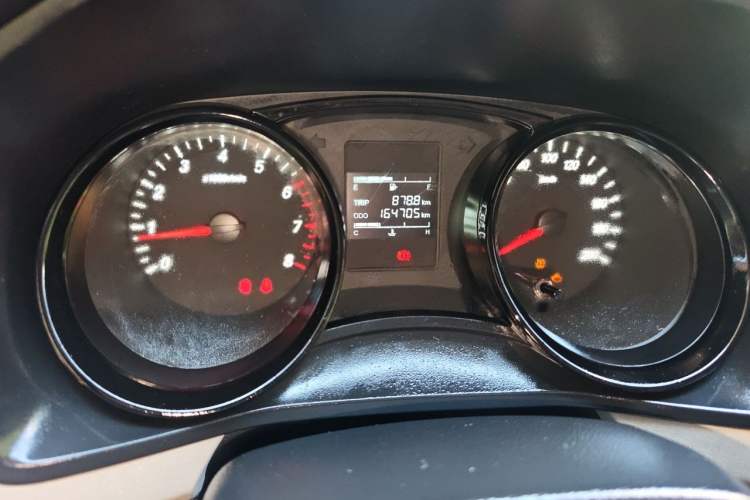 Used Wuling Zhengcheng 2021 1.5T Manual Comfort Version Odometer Close Up