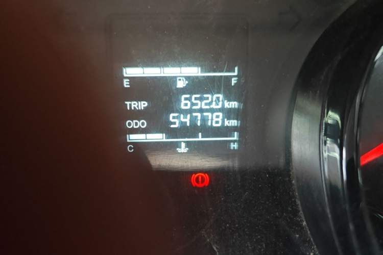 Used Wuling Zhengcheng 2021 1.5T Manual Comfort Version Odometer Close Up