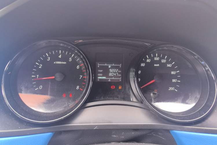 Used Wuling Zhengcheng 2021 1.5T Manual Comfort Version Odometer Close Up