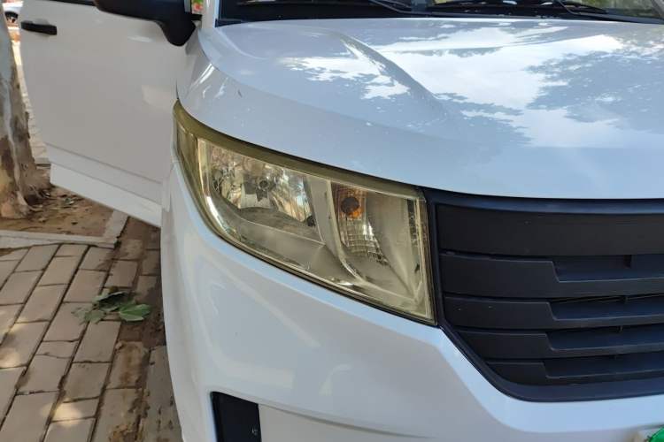 Used Wuling Zhengcheng 2021 1.5T Manual Comfort Version Right Front Headlight
