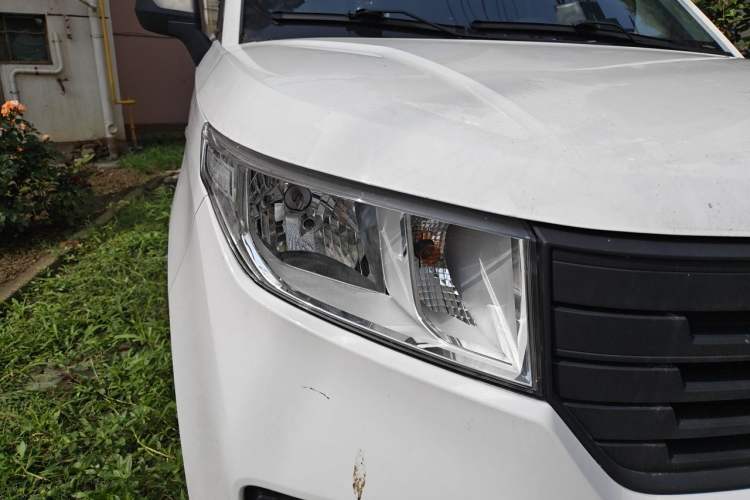 Used Wuling Zhengcheng 2021 1.5T Manual Comfort Version Right Front Headlight