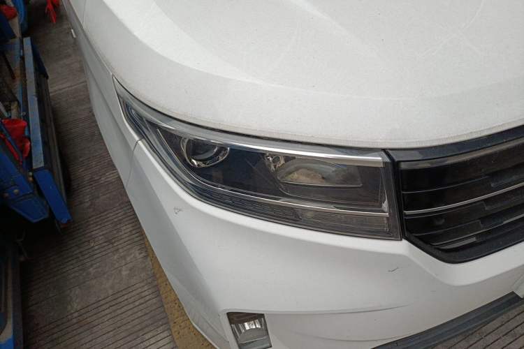 Used Wuling Zhengcheng 2021 1.5T Manual Luxury Commercial Vehicle Right Front Headlight