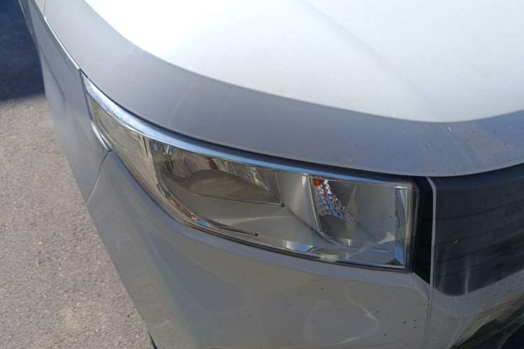 Used Wuling Zhengcheng 2021 1.5T Manual Comfort Version Right Front Headlight
