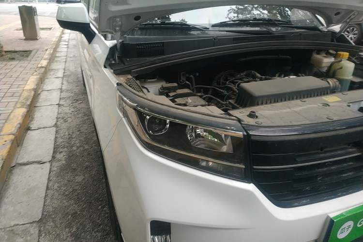 Used Wuling Zhengcheng 2021 1.5T Manual Luxury Version Right Front Headlight