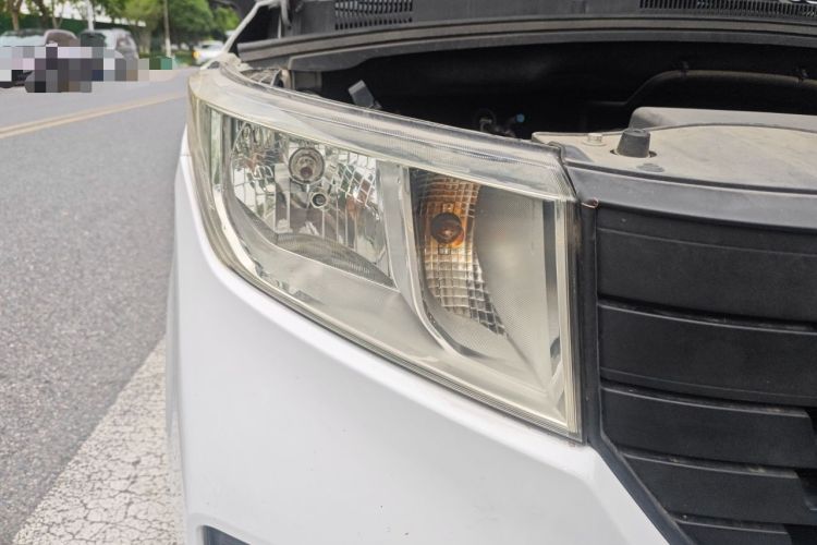 Used Wuling Zhengcheng 2021 1.5T Manual Comfort Version Right Front Headlight