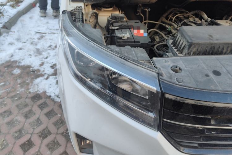 Used Wuling Zhengcheng 2021 1.5T Manual Luxury Version Right Front Headlight