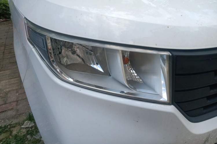Used Wuling Zhengcheng 2021 1.5T Manual Comfort Version Right Front Headlight