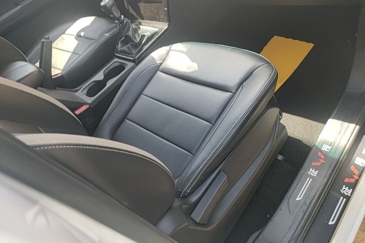 Used Wuling Zhengcheng 2021 1.5T Manual Luxury Version Right Front Seat