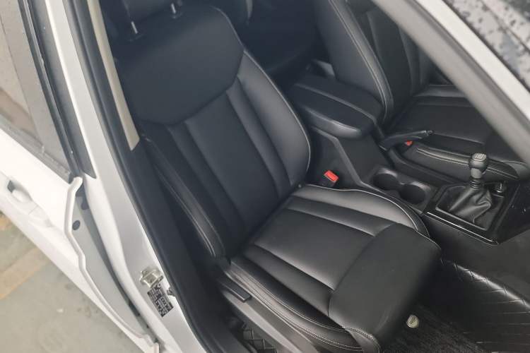 Used Wuling Zhengcheng 2021 1.5T Manual Luxury Version Right Front Seat