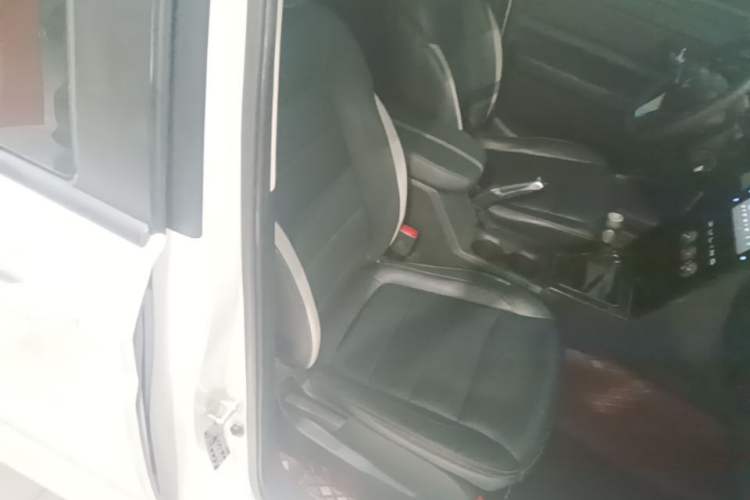 Used Wuling Zhengcheng 2021 1.5T Manual Luxury Version Right Front Seat