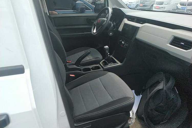 Used Wuling Zhengcheng 2021 1.5T Manual Comfort Version Right Front Seat