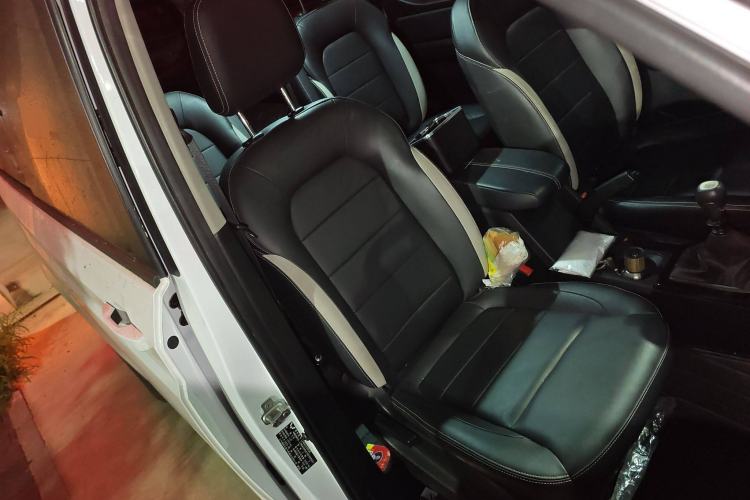 Used Wuling Zhengcheng 2021 1.5T Manual Luxury Version Right Front Seat