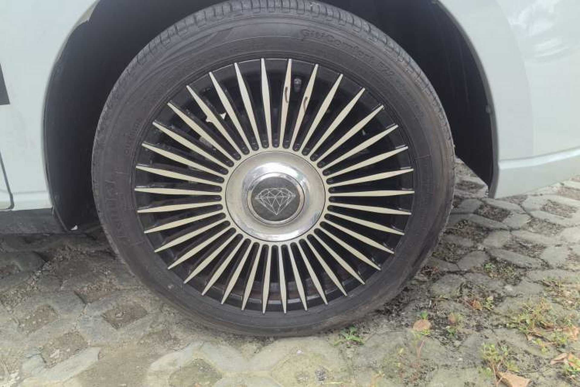 Used Wuling Zhengcheng 2021 1.5T Manual Comfort Version Right Front Wheel Hub