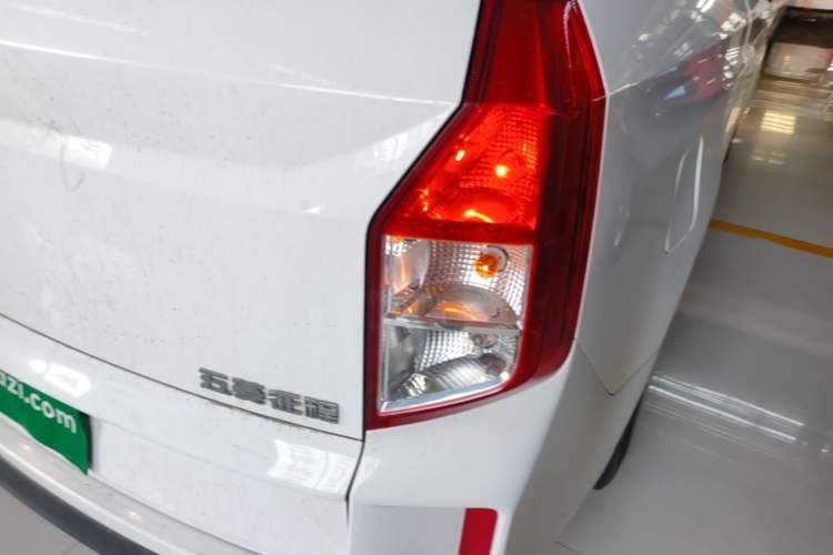 Used Wuling Zhengcheng 2021 1.5T Manual Luxury Version Right Rear Taillight