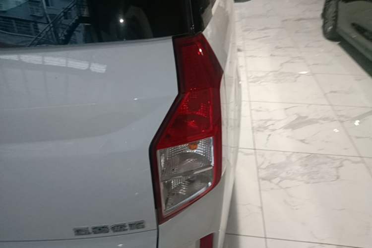 Used Wuling Zhengcheng 2021 1.5T Manual Luxury Version Right Rear Taillight
