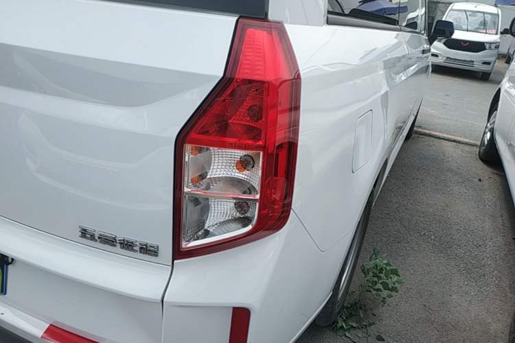 Used Wuling Zhengcheng 2021 1.5T Manual Comfort Version Right Rear Taillight