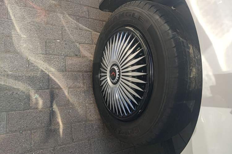 Used Wuling Zhengcheng 2021 1.5T Manual Luxury Version Right Rear Wheel Hub