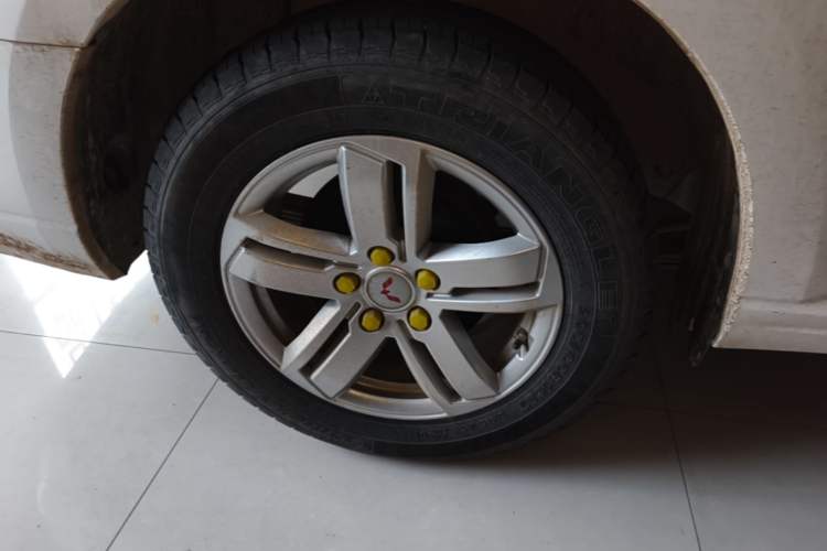 Used Wuling Zhengcheng 2021 1.5T Manual Luxury Version Right Rear Wheel Hub