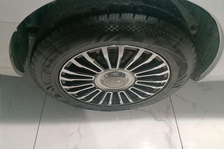 Used Wuling Zhengcheng 2021 1.5T Manual Luxury Version Right Rear Wheel Hub