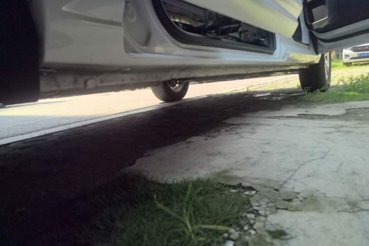 Used Wuling Zhengcheng 2021 1.5T Manual Luxury Version Right Side Sill